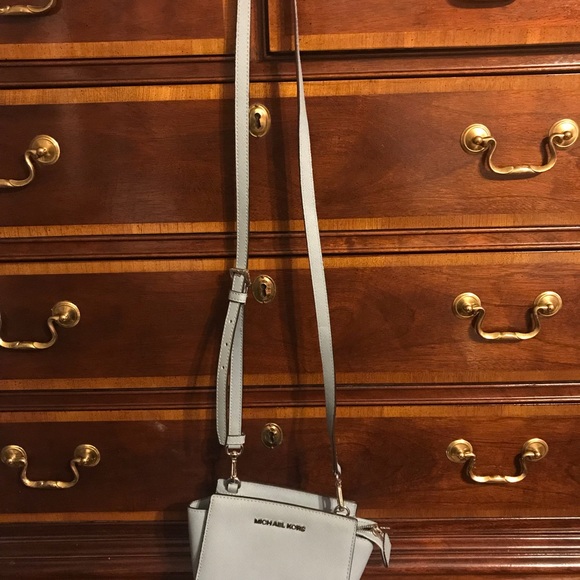 Authentic Michael Kors blue cross body - Picture 4 of 6